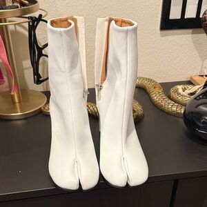 Unbranded Tabi style boots BRAND NEW size 7.5